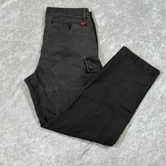 Levi's Other - Men’s Levi Cargo Pants size 36X32